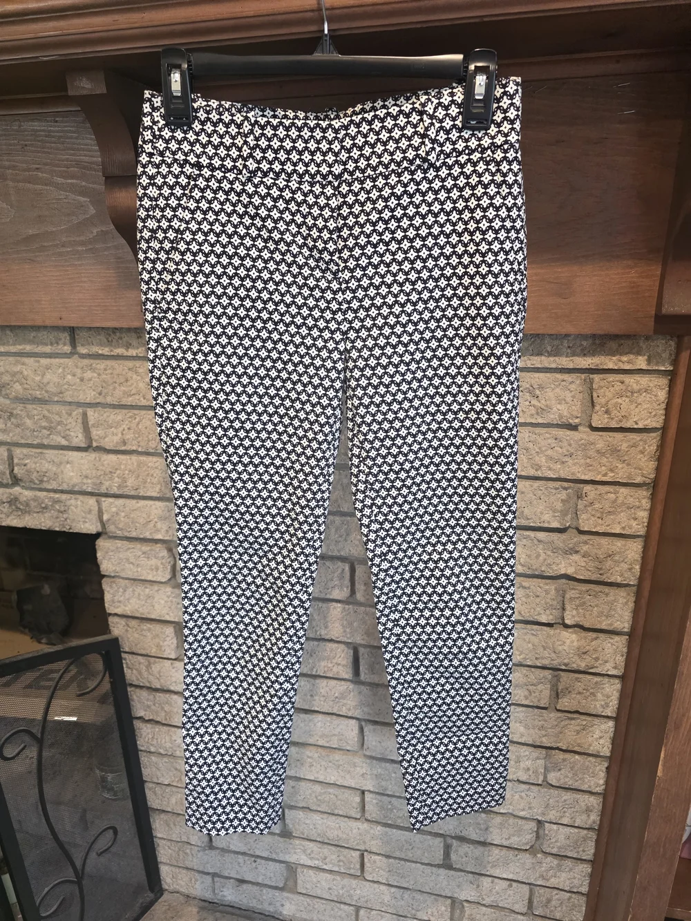 LOFT Black & White Printed Cropped Slim Ankle Pants